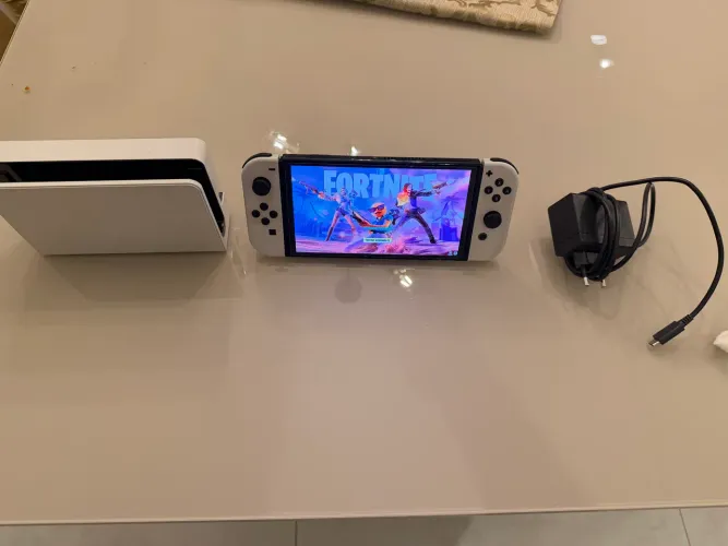     Nintendo Switch OLED Branco Completo | Excelente Estado