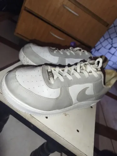 Sapatos 43