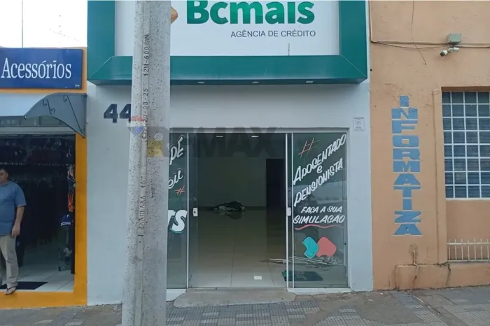 "Loja em Lins: Excelente Localização e Espaço"