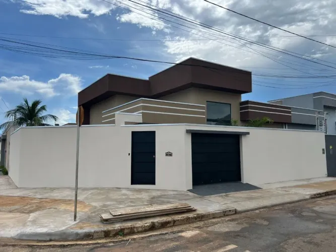 Casa com 3 dormitórios para venda no bairro Plano Diretor Sul