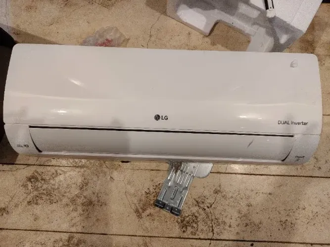 Ar condicionado LG Split Hi Wall Reverso 9.000 BTUs