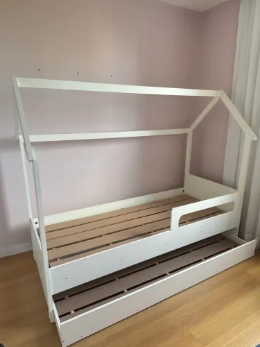 Cama infantil casinha tamanho solteiro 