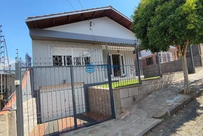 CASA QUATRO DORMITÓRIOS BAIRRO MARECHAL FLORIANO