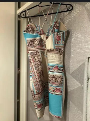 Vestido lança perfume estampado