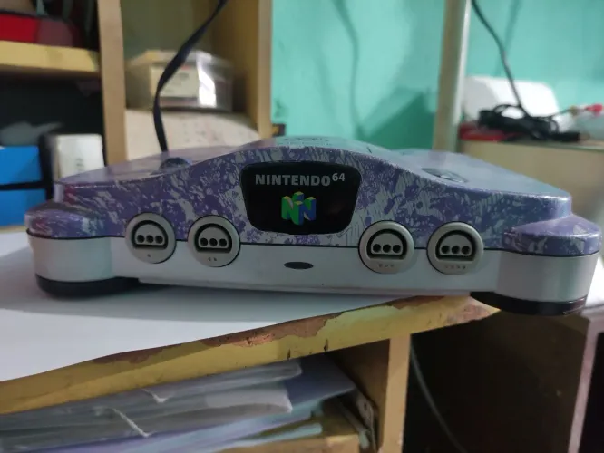 Nintendo 64 com jogo Super Mario Kart 64