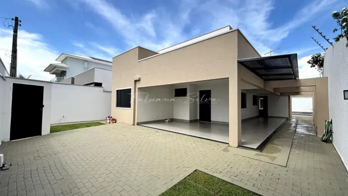 Casa com 3 quartos a venda na 307 sul