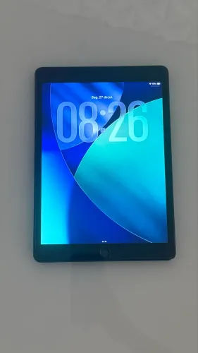 Ipad 9ª geração, 64gb, semi-novo, sem marcas de uso