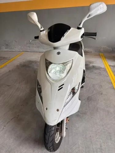  Suzuki burgman i 2012