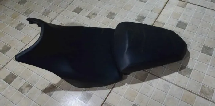 banco da CB 300 F Twister 2023/24