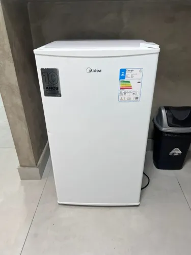 Frigobar Midea 93 Litros
