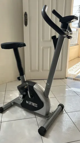 Bicicleta ergométrica nova