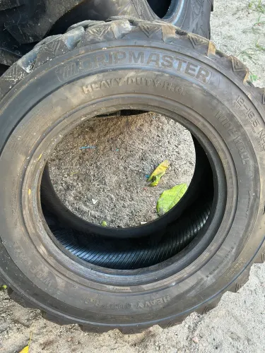 Pneus 12-16.5