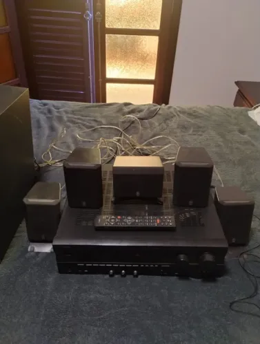 Receiver yamaha rx-v495 com subwoofer