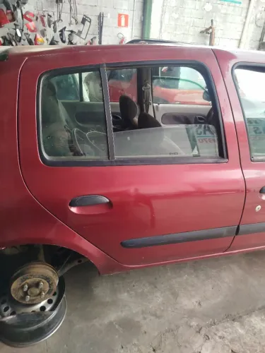 Porta traseira direita Clio sedan