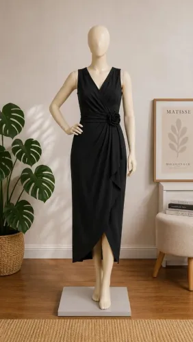 Vestido Midi Elegante com Detalhe em Flor