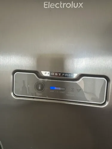 Geladeira Electrolux Frost Free DFX41 220V - Eficiência A (Retirada no Urbanova)