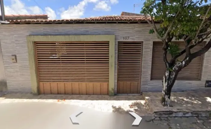 Casa 2/4 quitada