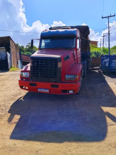 Vendo volvo NL 12 360 motor e caixa revisada 3° eixo pneus 70% tel: * Edson 
