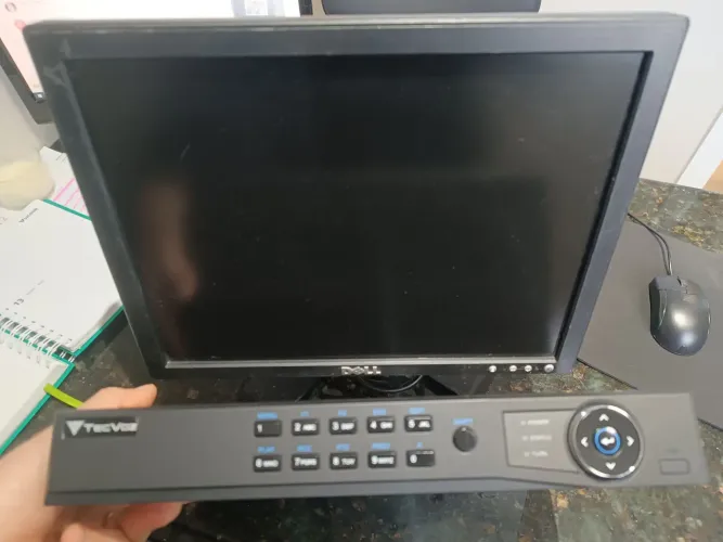 Kit CFTV TecVoz Completo - DVR 8 Canais + Monitor Dell + 4 Câmeras