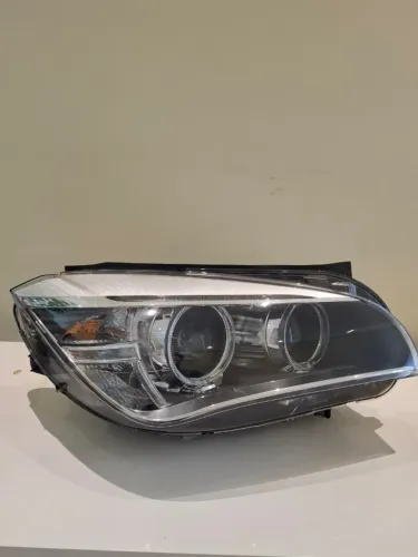 farol bmw X1  ano 2009 2010 2011 2012 2013 frontal direito elétrico com Motor 