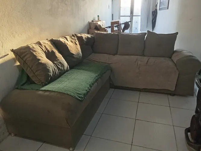 APENAS O SOFÁ DE 3 LUGARES 