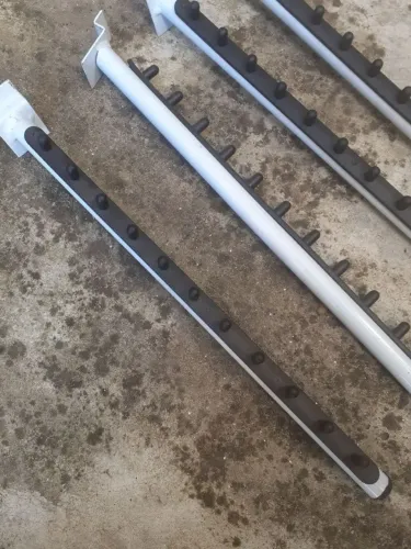 Kit com 4 arara cabideiro inclinado