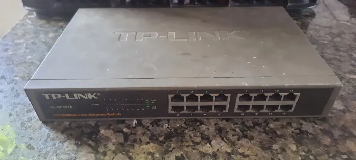 SWITCH TPLINK 16 PORTAS