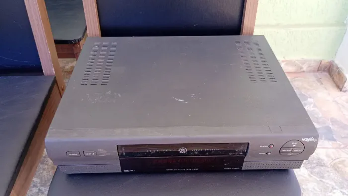 Videocassete General Electric (GE) modelo VGN 550