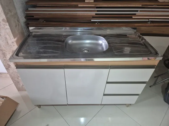 Balcão com pia de inox