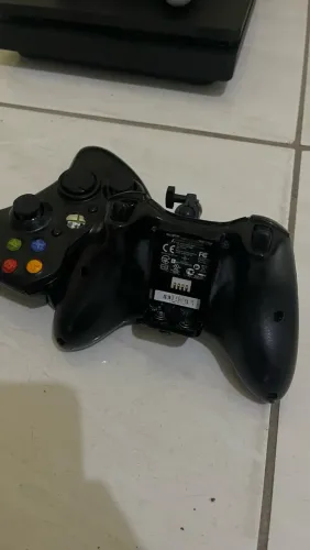 2 CONTROLES XBOX 360 ? NO ESTADO
