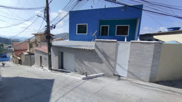 Casa à Venda em Arraial do Cabo-RJ: 2 Quartos, 1 Suíte, 1 Sala, 2 Banheiros, 1 Vaga de Gar