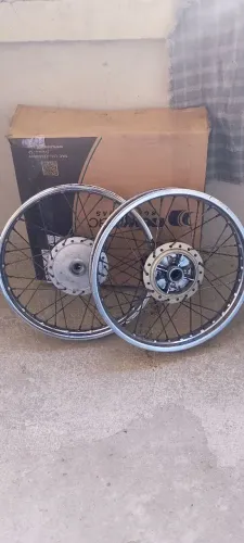 Par Rodas Raiadas Aro 18 YBR factor 125