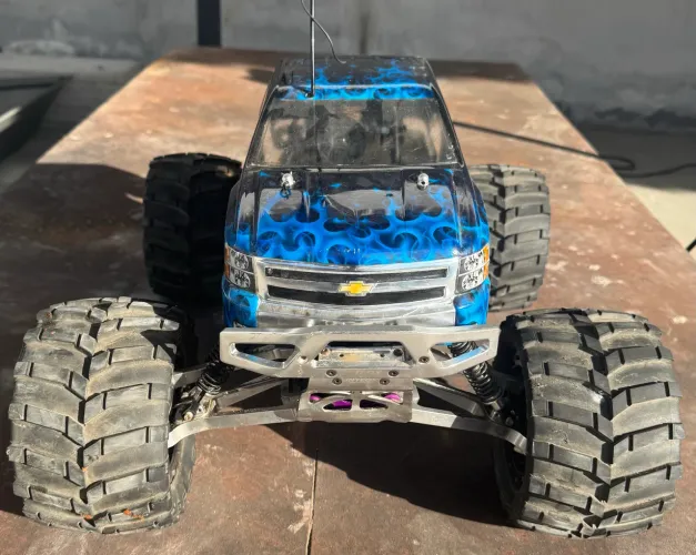 Carro controle remoto a combustão