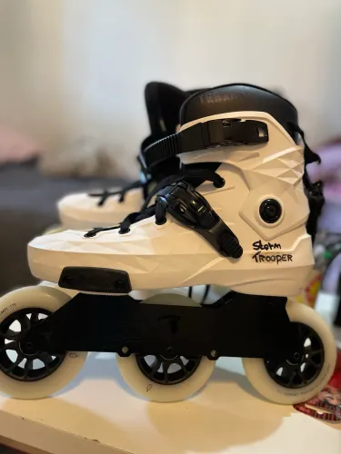 Patins Profissional 40/41 Com BASE TRAXART + CONJUNTO DE RODAS FLY EAGLE ? NOVOS