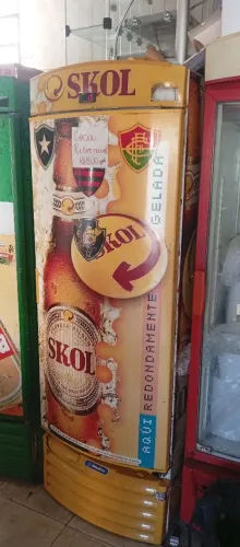 Cervejeira freezer Metalfrio. GELANDO MUITO