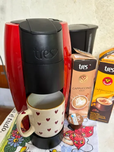 Cafeteira LOV TRES 3 Corações