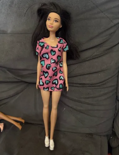 boneca barbie básica