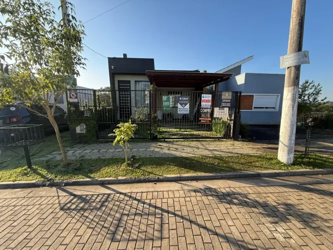 Casa para venda com 95 metros quadrados com 3 quartos