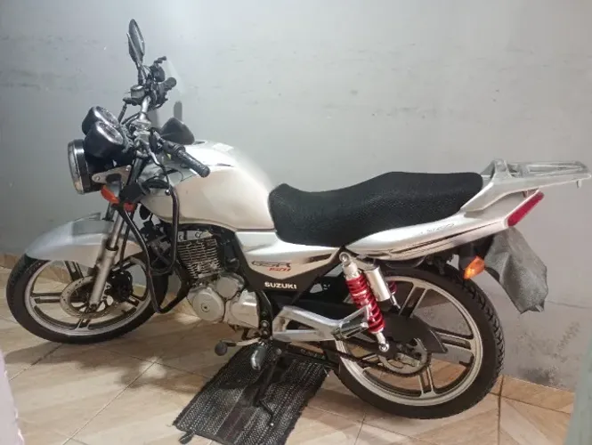 Suzuki GSR 150i 2015/2016  
