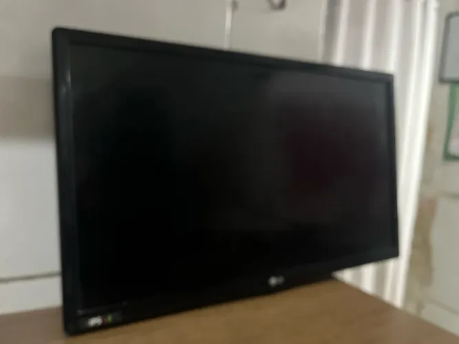 LG 19? ? TV e serve como monitor também