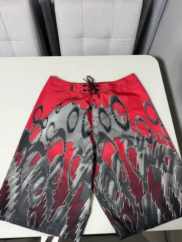 Bermuda Oakley static red 