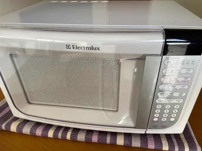 Vendo Microondas Electrolux 31 litros