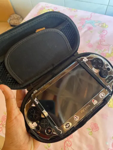 Ps Vita Slim Desbloqueado com acessórios 