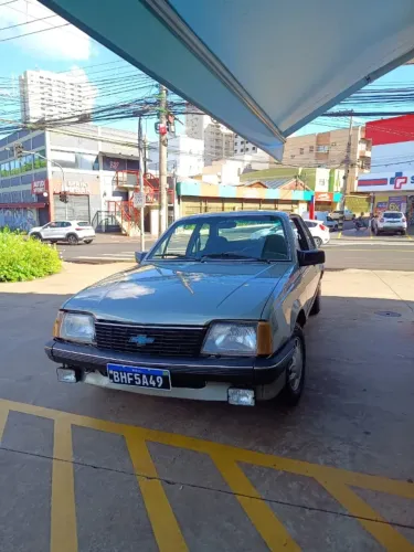Chevrolet Monza GL 1.8 Efi/ SL/ L/ 650/barc. 2e4p (álcool) 1984