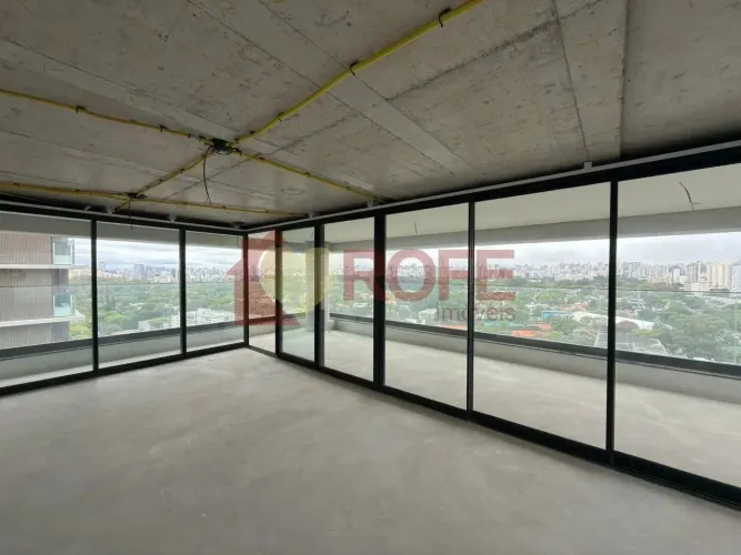 REVENDA OPORTUNIDADE: Apartamento de Luxo com vista Exclusiva para o Clube Atlético Monte