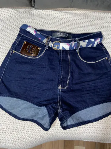 Vendo short jeans da lança perfume 