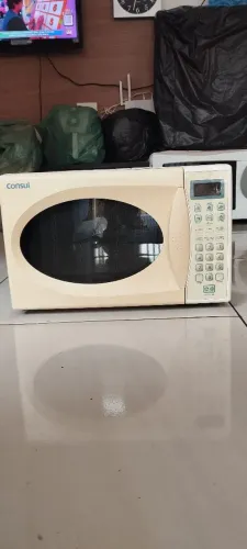 Microondas Consul 18 litros com garantia de 90 dias.