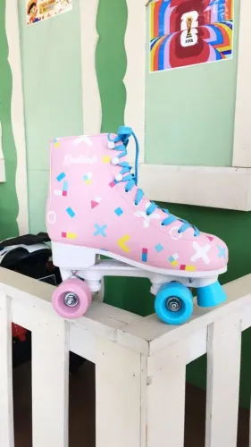 PATINS 4 RODAS N 38 E 40
