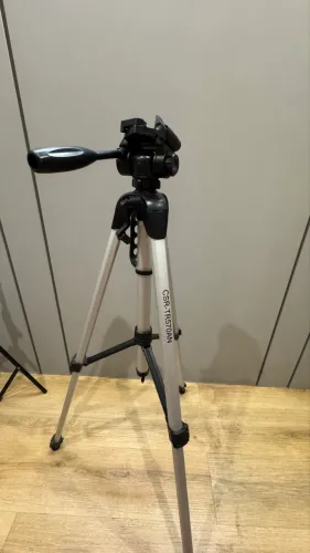 Tripé CSR-TR570AN Universal para Câmera DSLR, Mirrorless e Smartphone