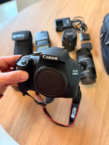 CANON 2000D (Rebel t7) + Kit Completo